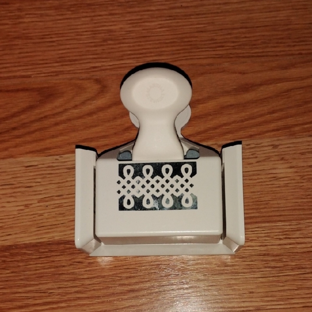 Martha Stewart Lace Edge Paper Punch